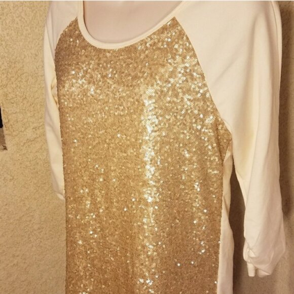 Tobi cream and gold sequin 3/4 raglan sleeve top size medium - Picture 4 of 6